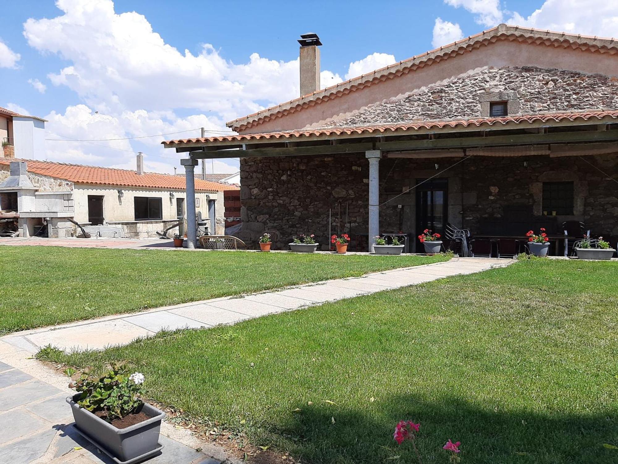 El Almendro Del Cura Villa Villarmayor  Eksteriør bilde
