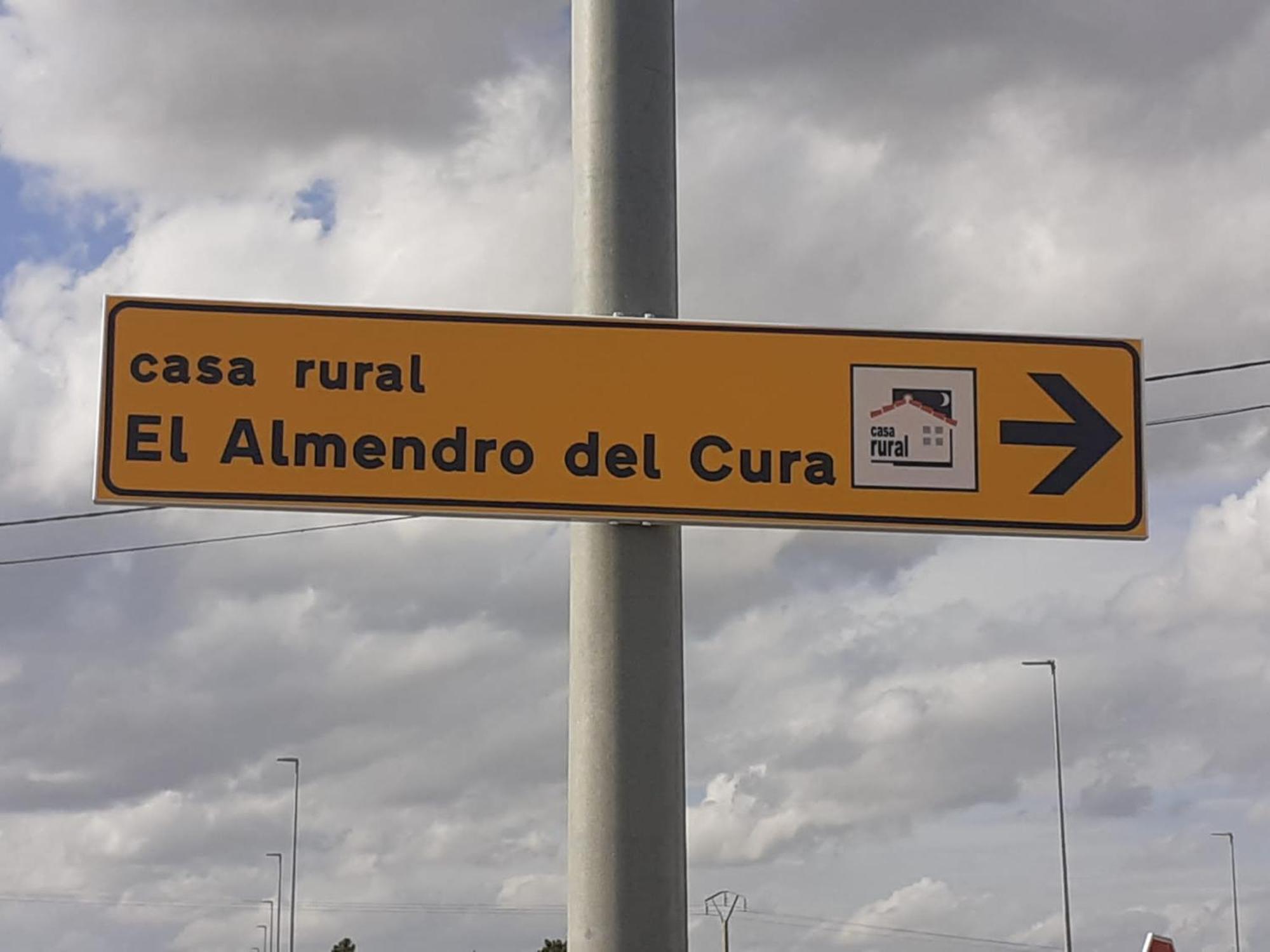 El Almendro Del Cura Villa Villarmayor  Eksteriør bilde